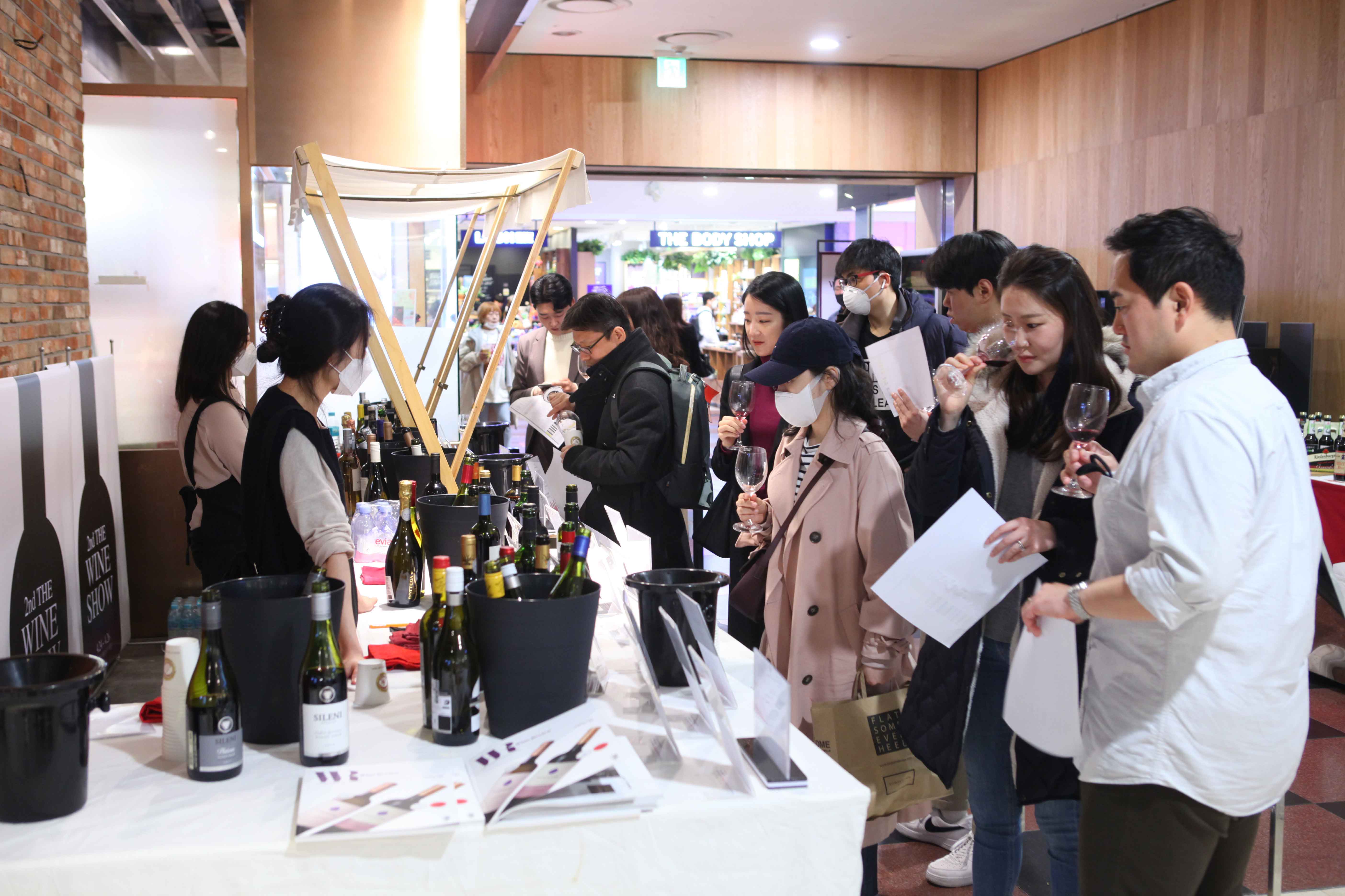 KWC Awarded Wines Tasting Event in Hyun-Dai Department Store!(2020. April)